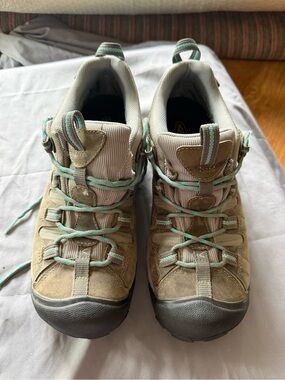 Keen Women’s Taupe Hiking Shoes with Mint Trim